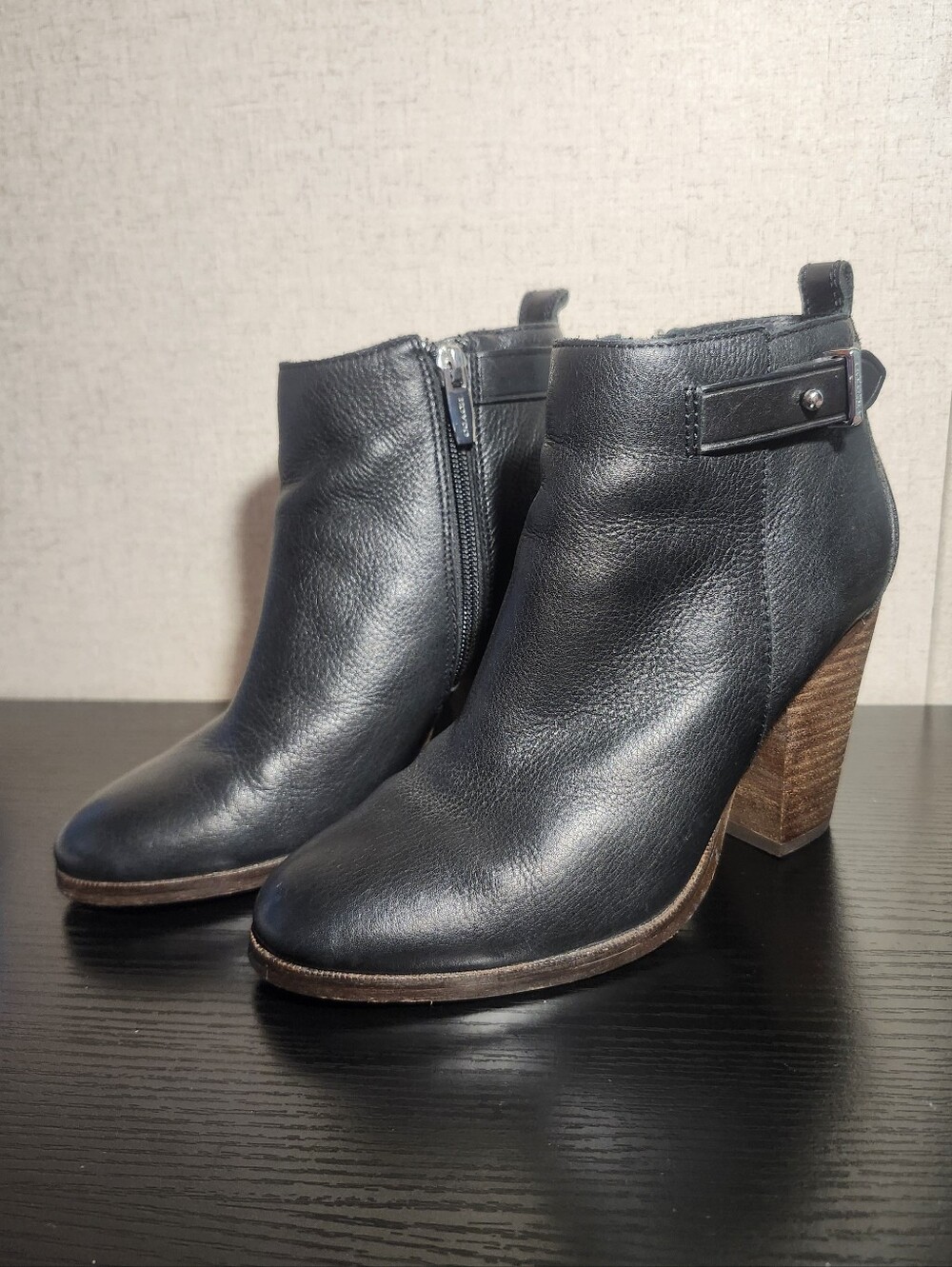 Caoch Hewes Ankle Boots, Interior Peeling